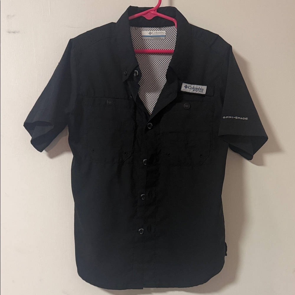 Boys Small (8) Columbia Black Short-Sleeve Button-Down Omni-Shade Shirt, EUC